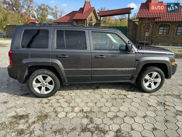 Серый Джип Патриот, объемом двигателя 2.36 л и пробегом 230 тыс. км за 9000 $, фото 6 на Automoto.ua