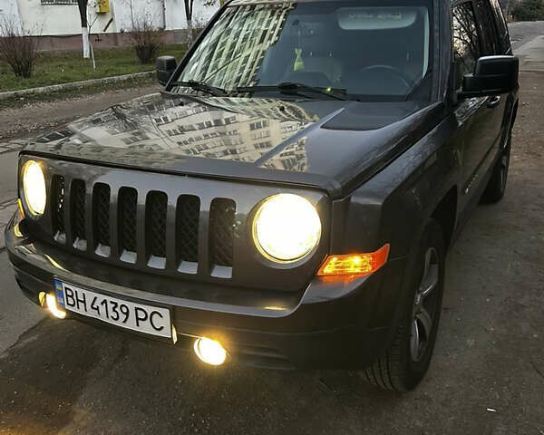 Серый Джип Патриот, объемом двигателя 2.36 л и пробегом 138 тыс. км за 9800 $, фото 4 на Automoto.ua