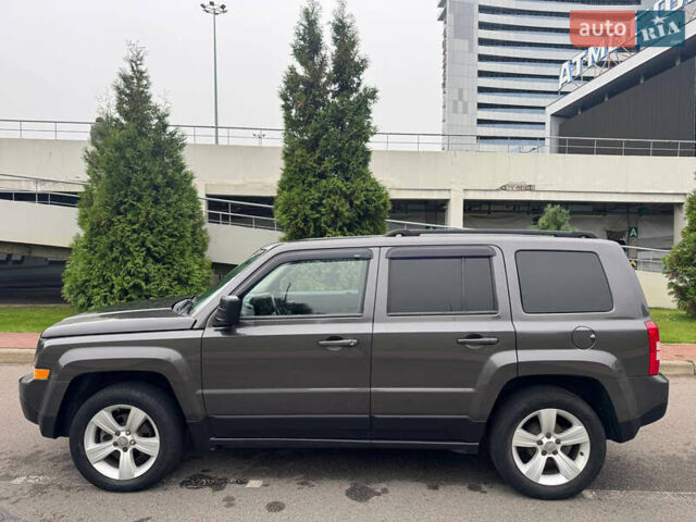 Серый Джип Патриот, объемом двигателя 2.36 л и пробегом 170 тыс. км за 8800 $, фото 6 на Automoto.ua