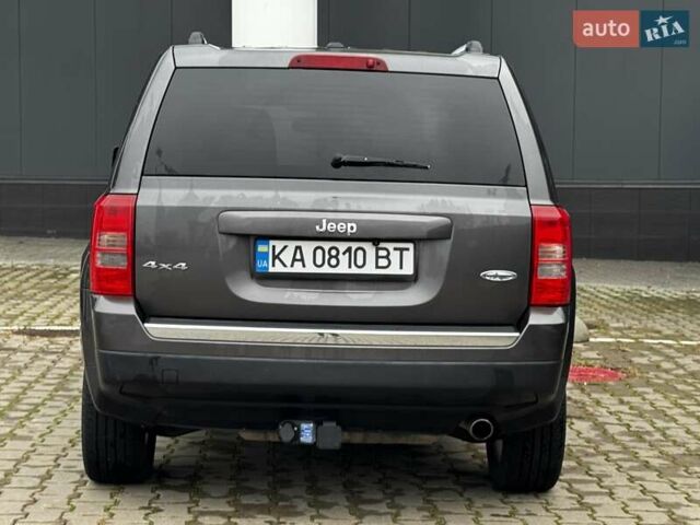 Серый Джип Патриот, объемом двигателя 2.36 л и пробегом 213 тыс. км за 9800 $, фото 8 на Automoto.ua