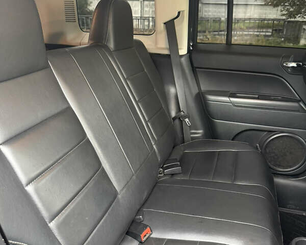 Джип Патриот 2015 в Киеве на Automoto.ua Серый Джип Патриот, объемом двигателя 2.36 л и пробегом 212 тыс. км за 10500 $, фото 6 на Automoto.ua