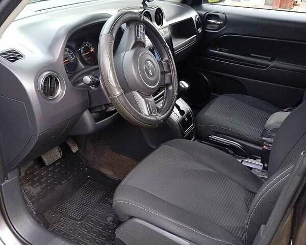 Серый Джип Патриот, объемом двигателя 2.36 л и пробегом 125 тыс. км за 11800 $, фото 4 на Automoto.ua