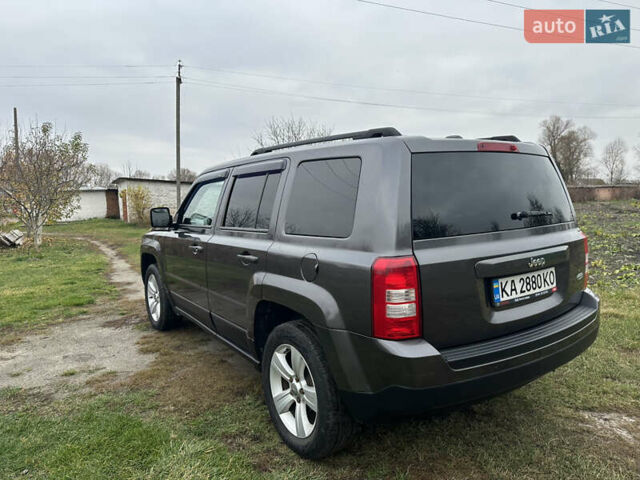 Серый Джип Патриот, объемом двигателя 2.36 л и пробегом 174 тыс. км за 8500 $, фото 2 на Automoto.ua