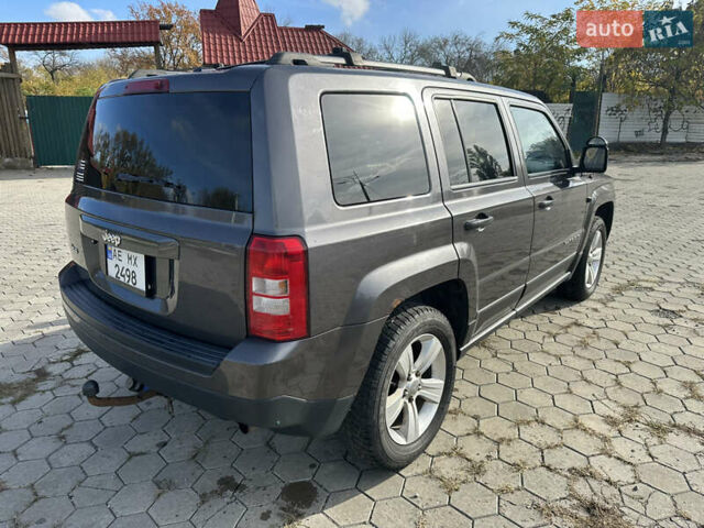 Серый Джип Патриот, объемом двигателя 2.36 л и пробегом 230 тыс. км за 9000 $, фото 5 на Automoto.ua