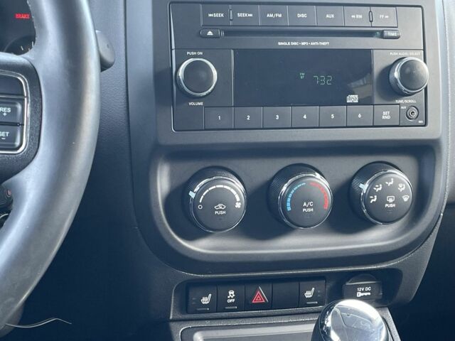 Сірий Джип Patriot, об'ємом двигуна 2.4 л та пробігом 161 тис. км за 10500 $, фото 17 на Automoto.ua