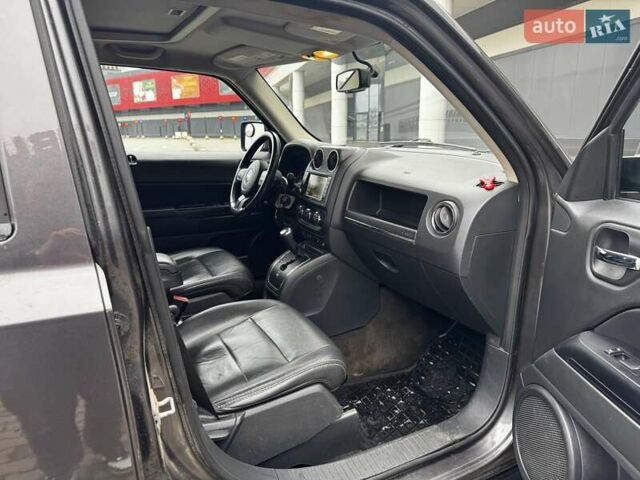 Серый Джип Патриот, объемом двигателя 2.36 л и пробегом 213 тыс. км за 9800 $, фото 13 на Automoto.ua