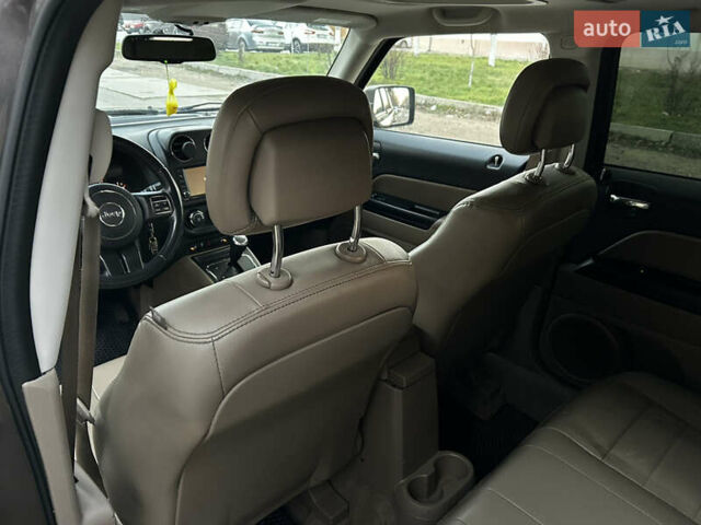 Серый Джип Патриот, объемом двигателя 2.36 л и пробегом 138 тыс. км за 9800 $, фото 7 на Automoto.ua