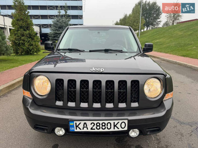 Серый Джип Патриот, объемом двигателя 2.36 л и пробегом 170 тыс. км за 8800 $, фото 2 на Automoto.ua