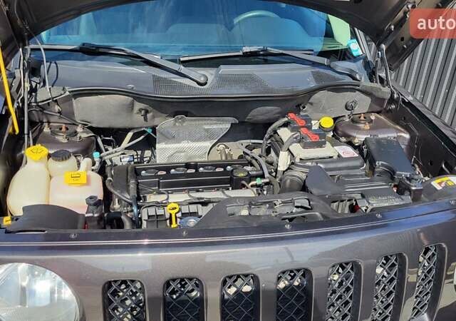 Серый Джип Патриот, объемом двигателя 2 л и пробегом 190 тыс. км за 8999 $, фото 30 на Automoto.ua