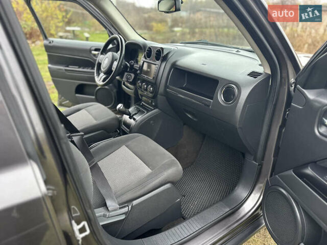 Серый Джип Патриот, объемом двигателя 2.36 л и пробегом 174 тыс. км за 8500 $, фото 16 на Automoto.ua