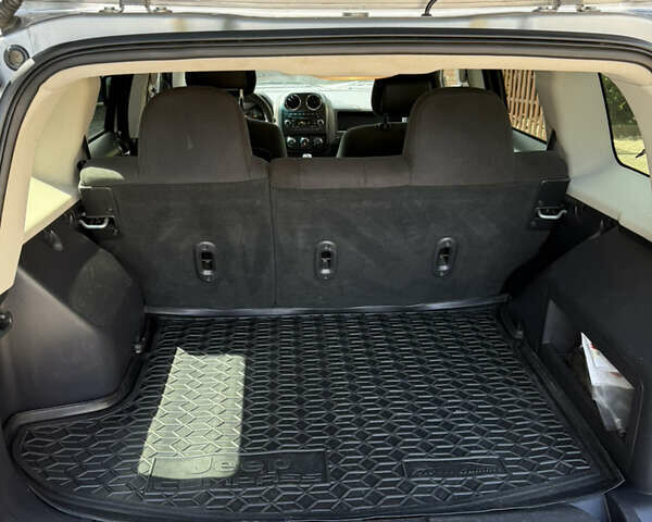 Сірий Джип Patriot, об'ємом двигуна 2.4 л та пробігом 170 тис. км за 9500 $, фото 25 на Automoto.ua