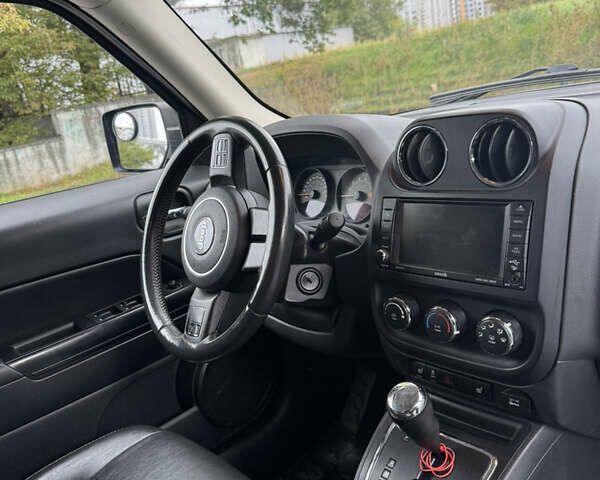 Джип Патриот 2015 в Киеве на Automoto.ua Серый Джип Патриот, объемом двигателя 2.36 л и пробегом 212 тыс. км за 10500 $, фото 8 на Automoto.ua