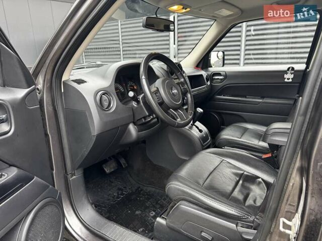 Серый Джип Патриот, объемом двигателя 2.36 л и пробегом 213 тыс. км за 9800 $, фото 10 на Automoto.ua