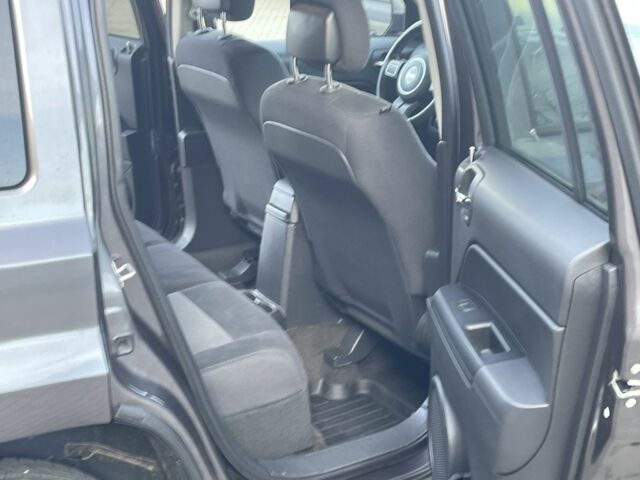 Серый Джип Патриот, объемом двигателя 2.4 л и пробегом 161 тыс. км за 10500 $, фото 19 на Automoto.ua