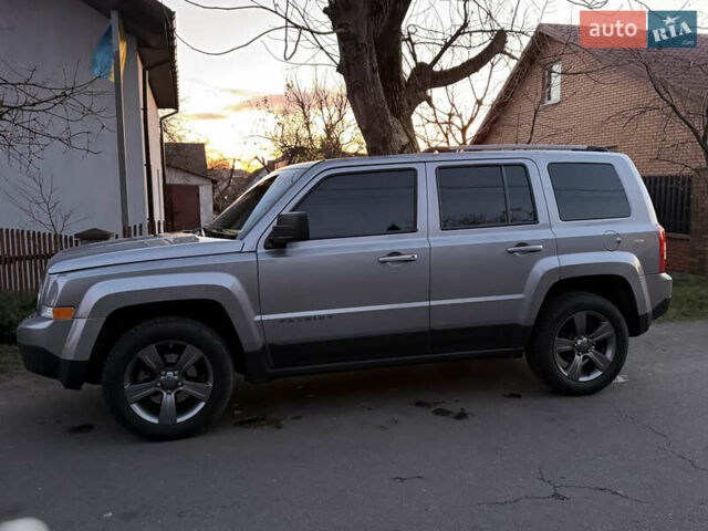Серый Джип Патриот, объемом двигателя 2.4 л и пробегом 143 тыс. км за 12600 $, фото 7 на Automoto.ua