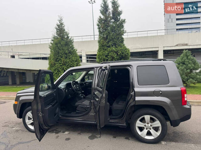 Серый Джип Патриот, объемом двигателя 2.36 л и пробегом 170 тыс. км за 8800 $, фото 10 на Automoto.ua