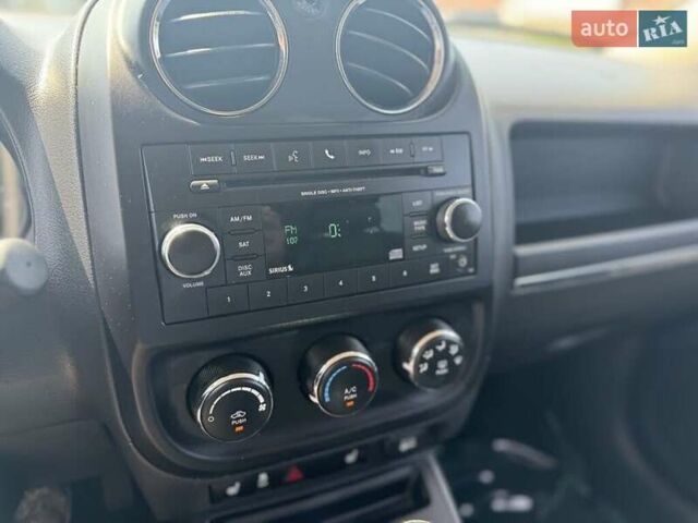 Серый Джип Патриот, объемом двигателя 2.36 л и пробегом 73 тыс. км за 1500 $, фото 11 на Automoto.ua