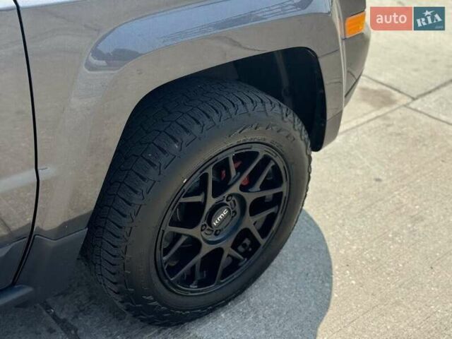 Серый Джип Патриот, объемом двигателя 2.36 л и пробегом 73 тыс. км за 1500 $, фото 7 на Automoto.ua