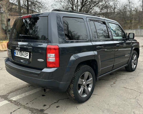 Серый Джип Патриот, объемом двигателя 2.36 л и пробегом 120 тыс. км за 11000 $, фото 2 на Automoto.ua