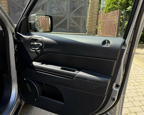 Сірий Джип Patriot, об'ємом двигуна 2.4 л та пробігом 170 тис. км за 9500 $, фото 19 на Automoto.ua