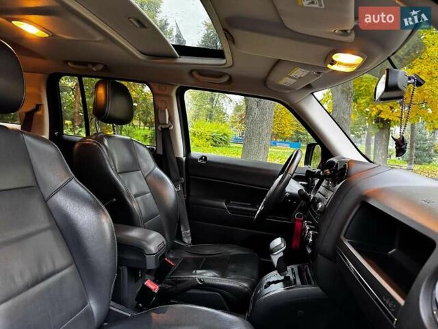 Джип Патриот 2015 в Киеве на Automoto.ua Серый Джип Патриот, объемом двигателя 2.4 л и пробегом 159 тыс. км за 11590 $, фото 30 на Automoto.ua