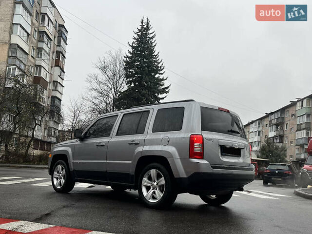 Серый Джип Патриот, объемом двигателя 2 л и пробегом 200 тыс. км за 9999 $, фото 2 на Automoto.ua