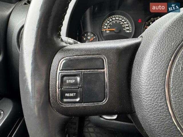 Серый Джип Патриот, объемом двигателя 2.36 л и пробегом 213 тыс. км за 9800 $, фото 16 на Automoto.ua