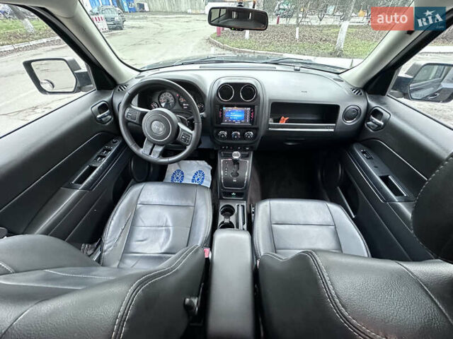 Серый Джип Патриот, объемом двигателя 2.36 л и пробегом 120 тыс. км за 11000 $, фото 22 на Automoto.ua