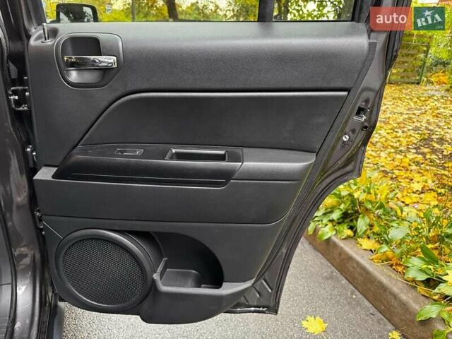 Джип Патриот 2015 в Киеве на Automoto.ua Серый Джип Патриот, объемом двигателя 2.4 л и пробегом 159 тыс. км за 11590 $, фото 25 на Automoto.ua