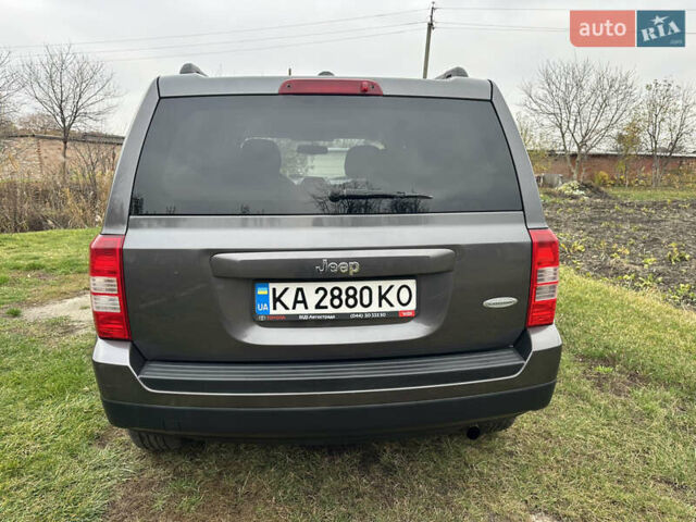 Серый Джип Патриот, объемом двигателя 2.36 л и пробегом 174 тыс. км за 8500 $, фото 4 на Automoto.ua