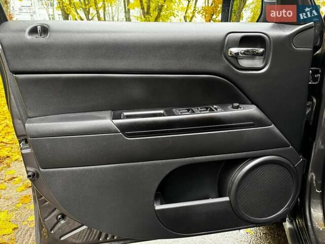 Джип Патриот 2015 в Киеве на Automoto.ua Серый Джип Патриот, объемом двигателя 2.4 л и пробегом 159 тыс. км за 11590 $, фото 10 на Automoto.ua