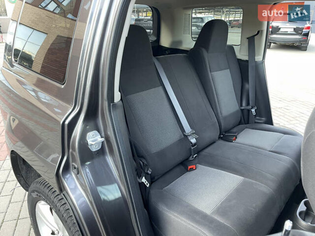 Серый Джип Патриот, объемом двигателя 2.36 л и пробегом 161 тыс. км за 9950 $, фото 25 на Automoto.ua