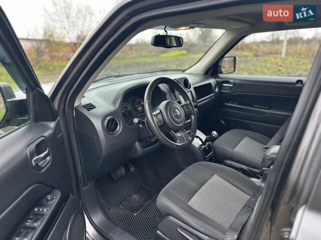 Серый Джип Патриот, объемом двигателя 2.36 л и пробегом 174 тыс. км за 8500 $, фото 12 на Automoto.ua