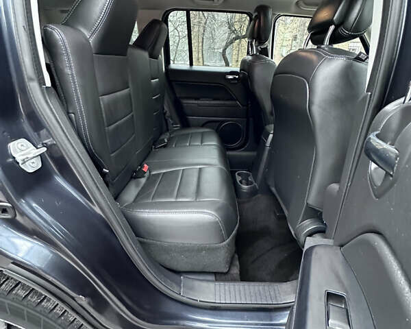 Серый Джип Патриот, объемом двигателя 2.36 л и пробегом 120 тыс. км за 11000 $, фото 17 на Automoto.ua