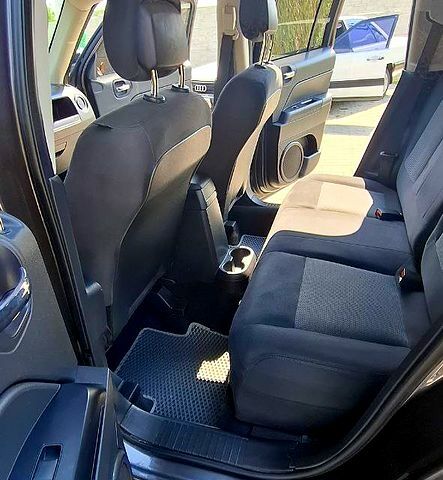 Серый Джип Патриот, объемом двигателя 2.4 л и пробегом 154 тыс. км за 11000 $, фото 8 на Automoto.ua