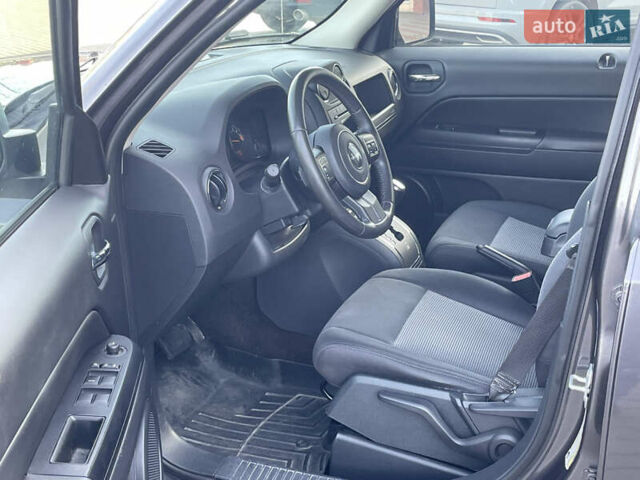 Серый Джип Патриот, объемом двигателя 2.36 л и пробегом 161 тыс. км за 9950 $, фото 18 на Automoto.ua