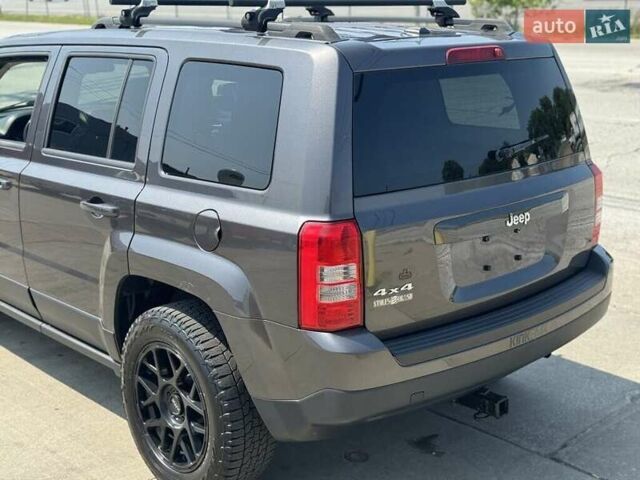 Серый Джип Патриот, объемом двигателя 2.36 л и пробегом 73 тыс. км за 1500 $, фото 3 на Automoto.ua