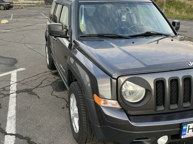 Серый Джип Патриот, объемом двигателя 2.4 л и пробегом 175 тыс. км за 10500 $, фото 1 на Automoto.ua