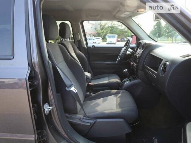 Сірий Джип Patriot, об'ємом двигуна 2.36 л та пробігом 99 тис. км за 1500 $, фото 13 на Automoto.ua