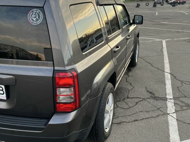 Серый Джип Патриот, объемом двигателя 2.4 л и пробегом 175 тыс. км за 10500 $, фото 6 на Automoto.ua