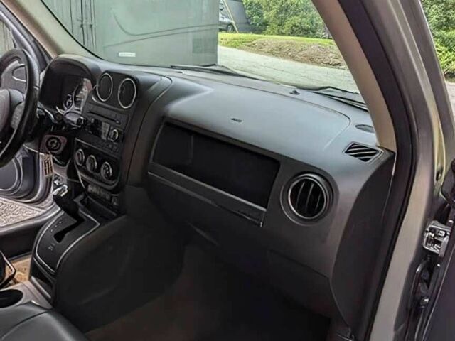 Серый Джип Патриот, объемом двигателя 2.4 л и пробегом 70 тыс. км за 3500 $, фото 10 на Automoto.ua