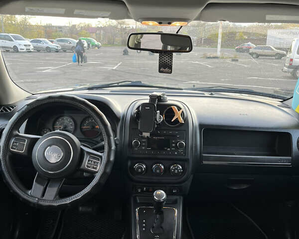 Серый Джип Патриот, объемом двигателя 2.36 л и пробегом 175 тыс. км за 11000 $, фото 11 на Automoto.ua