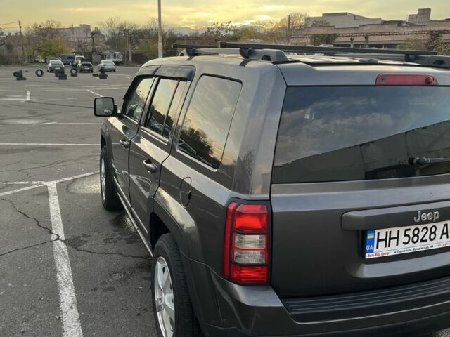 Серый Джип Патриот, объемом двигателя 2.4 л и пробегом 175 тыс. км за 10500 $, фото 5 на Automoto.ua