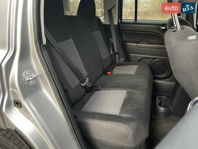 Серый Джип Патриот, объемом двигателя 2.36 л и пробегом 88 тыс. км за 13450 $, фото 4 на Automoto.ua