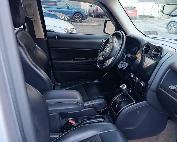 Джип Патриот 2016 в Боярка на Automoto.ua Серый Джип Патриот, объемом двигателя 2.36 л и пробегом 143 тыс. км за 11800 $, фото 18 на Automoto.ua