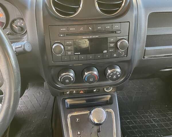 Сірий Джип Patriot, об'ємом двигуна 2.36 л та пробігом 220 тис. км за 11000 $, фото 8 на Automoto.ua