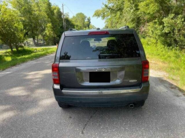 Серый Джип Патриот, объемом двигателя 2 л и пробегом 112 тыс. км за 2500 $, фото 5 на Automoto.ua