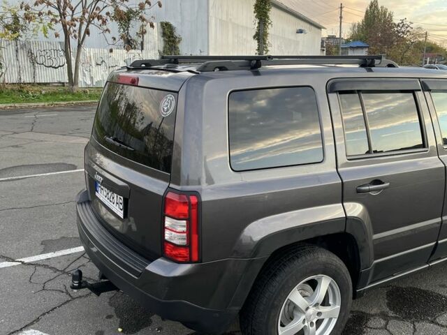 Серый Джип Патриот, объемом двигателя 2.4 л и пробегом 175 тыс. км за 10500 $, фото 4 на Automoto.ua