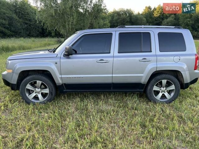 Серый Джип Патриот, объемом двигателя 2.4 л и пробегом 179 тыс. км за 10200 $, фото 1 на Automoto.ua