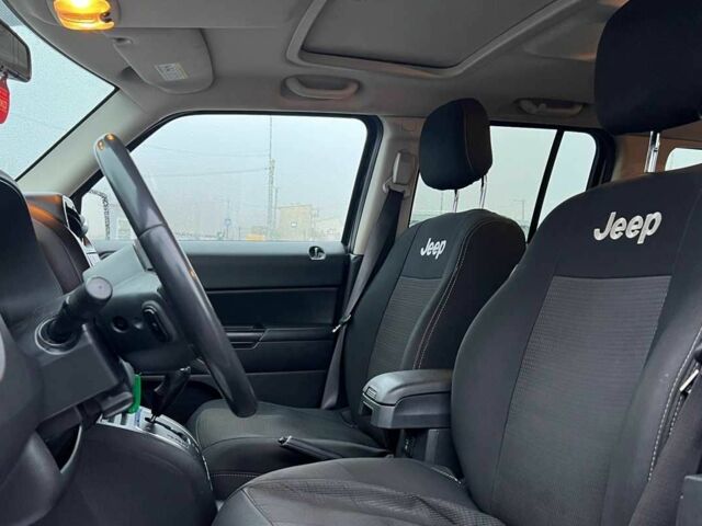 Серый Джип Патриот, объемом двигателя 2 л и пробегом 97 тыс. км за 10750 $, фото 6 на Automoto.ua